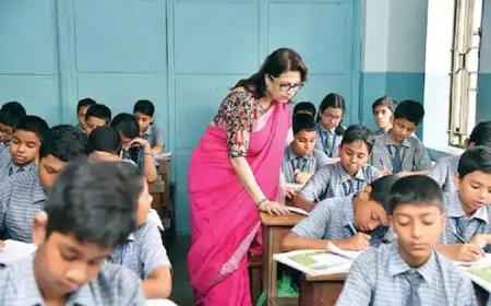 UP Shiksha Mitra Mandeya: दिवाली से पहले 1.27 लाख शिक्षामित्रों को तोहफा, योगी सरकार ने जारी किया ₹460.23 करोड़ का बजट