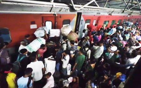 Delhi Protest Rail Chaos: CJP प्रदर्शन के चलते 170 लोकल ट्रेनें रद्द, रेलवे स्टेशनों पर रात भर भटकते रहे हजारों मुसाफिर