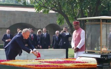 Poland PM India Visit - पोलैंड के प्रधानमंत्री डोनाल्ड टस्क पहुंचे दिल्ली, राजघाट पर महात्मा गांधी को दी श्रद्धांजलि