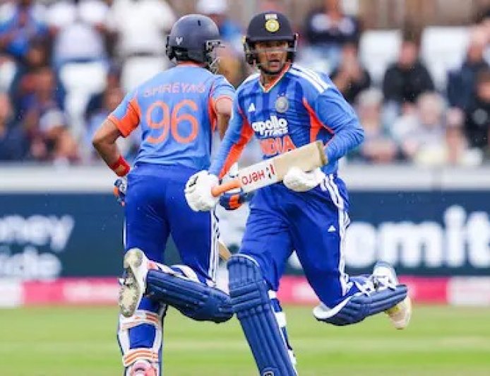 IND vs PAK: 15वें ओवर में लड़खड़ाई टीम इंडिया, ईशान किशन और श्रेयस अय्यर के आउट होने से 133 पर गिरे 5 विकेट