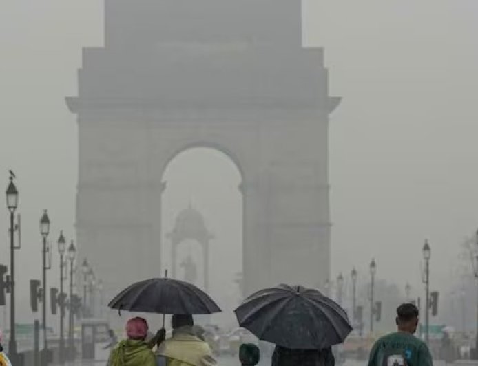 उत्तर भारत में मौसम का मिजाज बदला: दिल्ली, यूपी और आसपास के राज्यों में बारिश के साथ तेज आंधी का अलर्ट