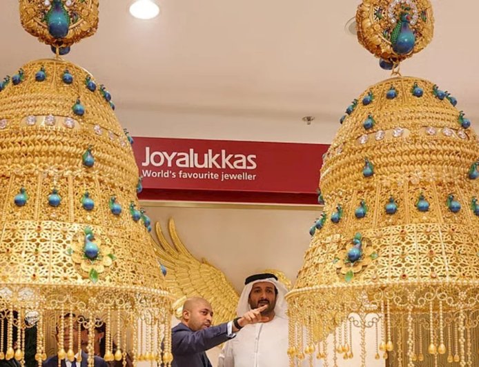 Dubai World Record - 16.5 किलो वजन के सोने के झुमकों ने बनाए दो गिनीज वर्ल्ड रिकॉर्ड, जॉयअलुक्कास का नया कीर्तिमान