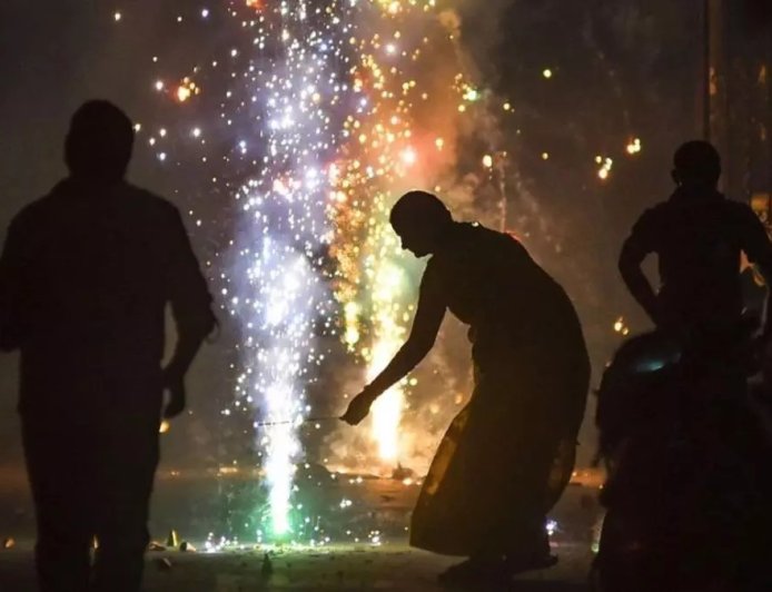 Tamil Nadu Diwali Holiday - दिवाली पर तमिलनाडु में सरकारी दफ्तर और स्कूल रहेंगे बंद, जानिए भरपाई का प्लान